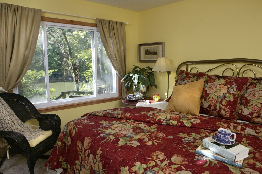 Lake Lucerne Resort & Ranch - photo 10
