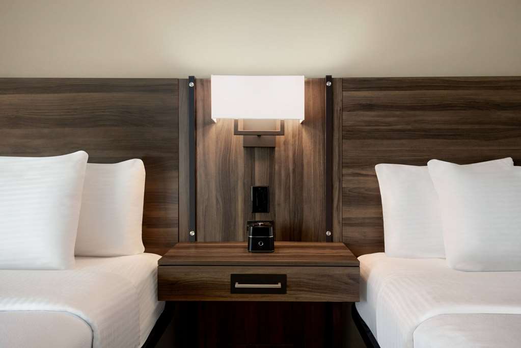 La Quinta Inn & Suites by Wyndham Gonzales LA - photo 36