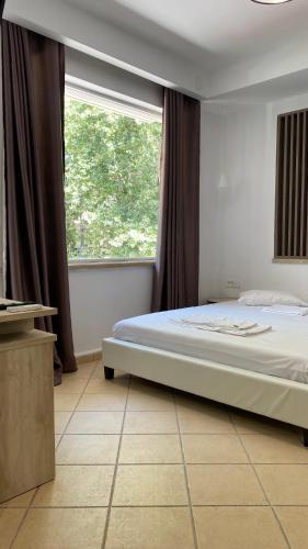 Emerald Suites - carbon neutral hotel in Vryses