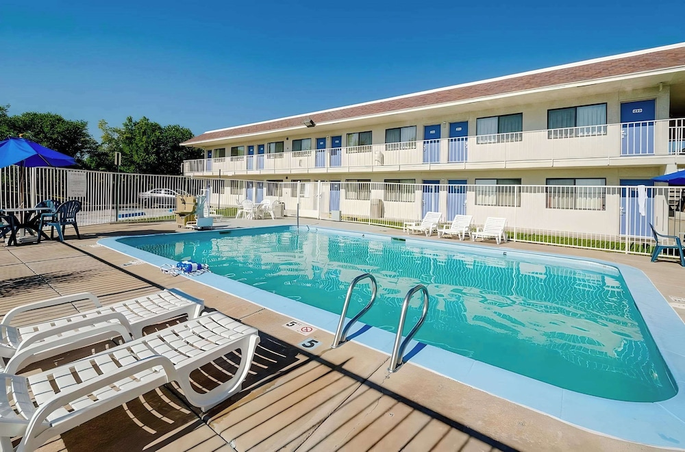 Motel 6 Thornton CO - photo 16