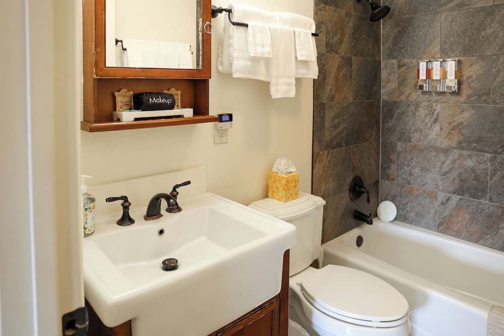 Yellowstone Gateway Inn - photo 113
