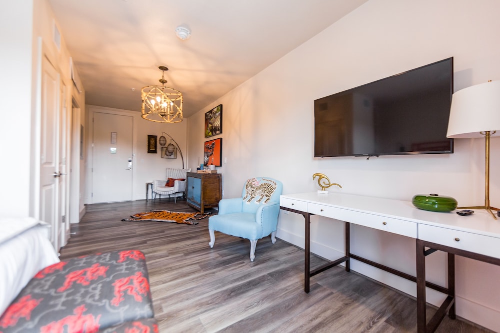 Bishop Arts Hotel by Qresorts. - photo 53