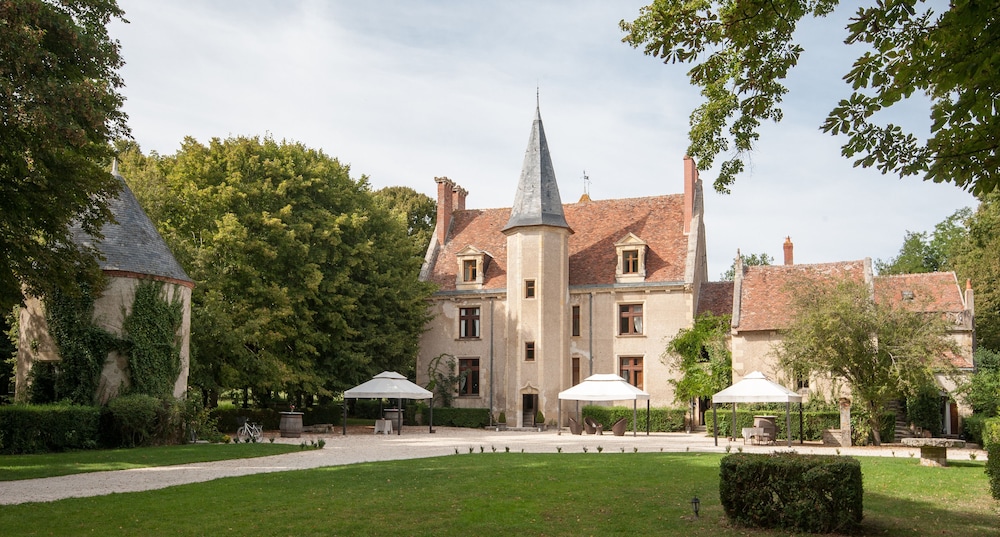 Chateau Le Sallay — Magny-Cours — photo 2