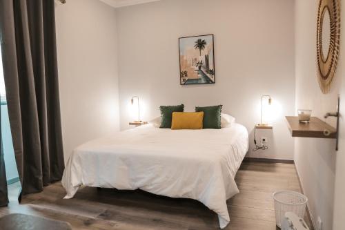 Casa Maresia — 4-Star Luxury Hotel in Fenais Da Luz, Portugal