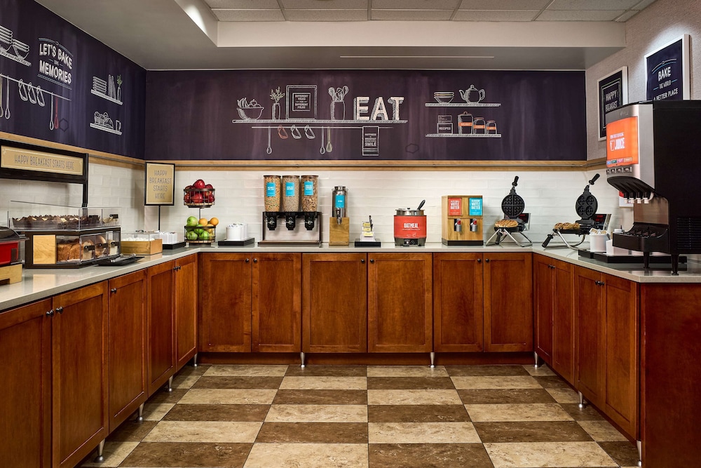 Hampton Inn Massillon - photo 28
