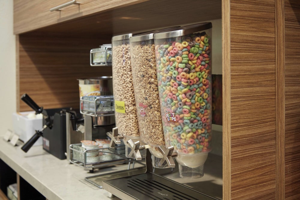 TownePlace Suites by Marriott Tampa South - photo 24