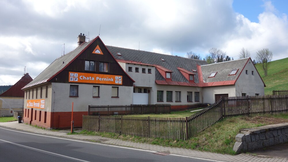 Horská chata Plzeňka Pernink — hotel in Nejdek