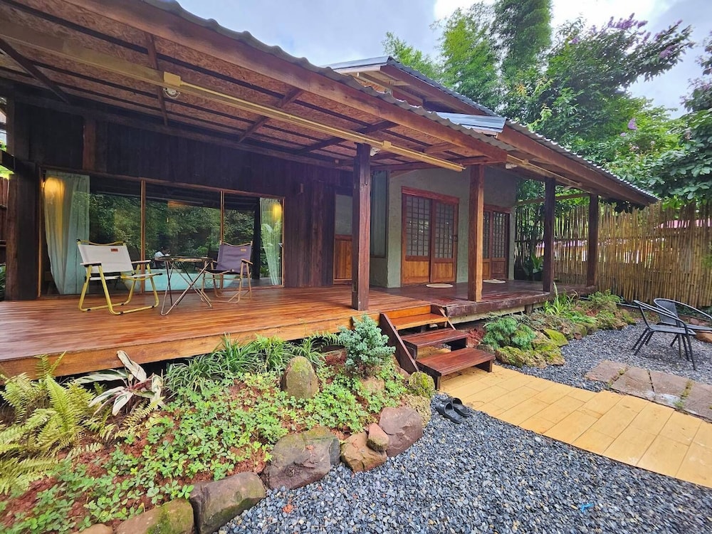 Kiri Vari Boutique Resort — hotel in Bo Kluea