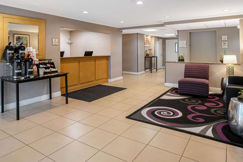 La Quinta Inn & Suites by Wyndham Naples East - photo 7