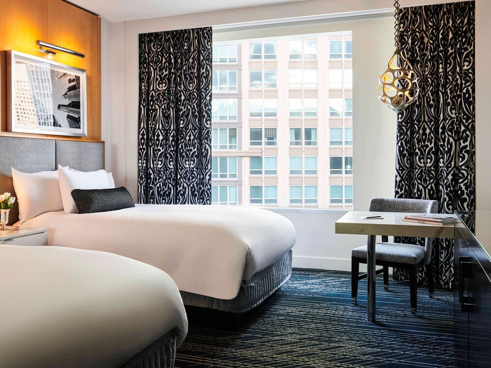 Sofitel Chicago Magnificent Mile - photo 8