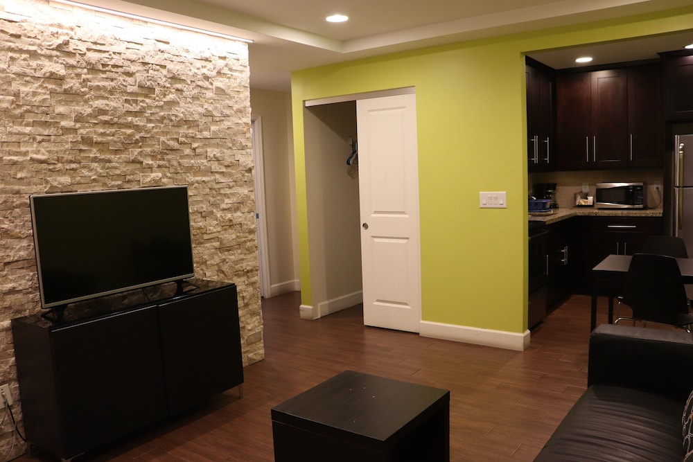 Curtis Inn & Suites - photo 20