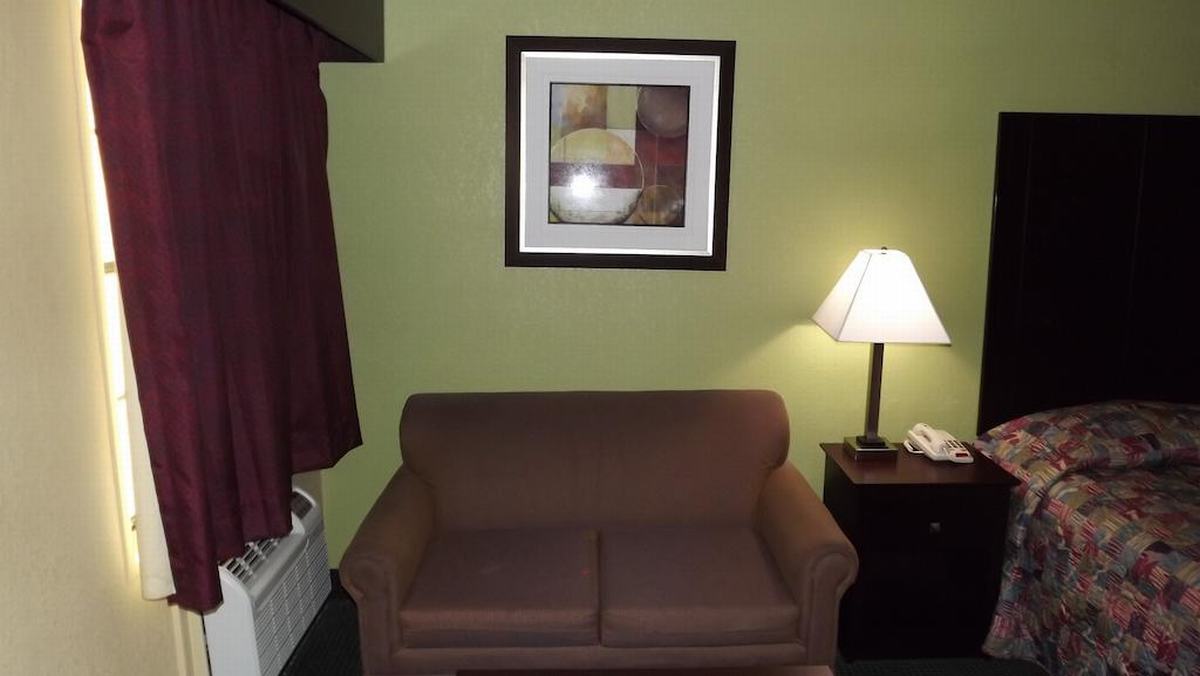 Econo Lodge Mansfield LA - photo 17