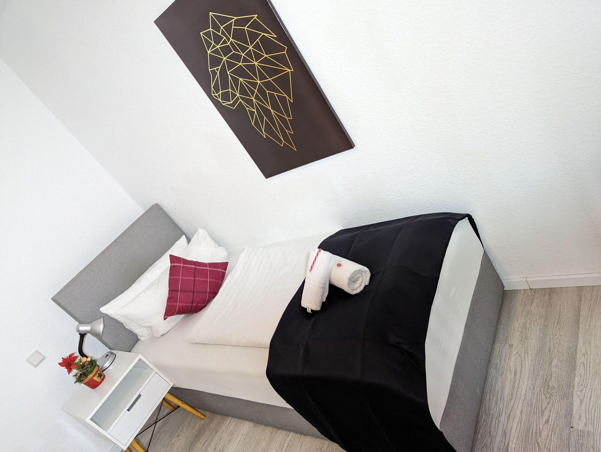 Room in Guest Room Single Room in City Hotel in the Centre of Rastatt — hotel in Rastatt
