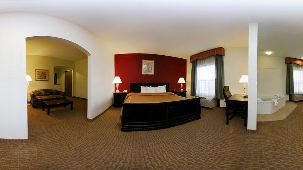 Comfort Suites Monroe - photo 13