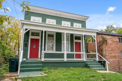 Stylish Modern Gem in the HIlls in Cincinnati, United States