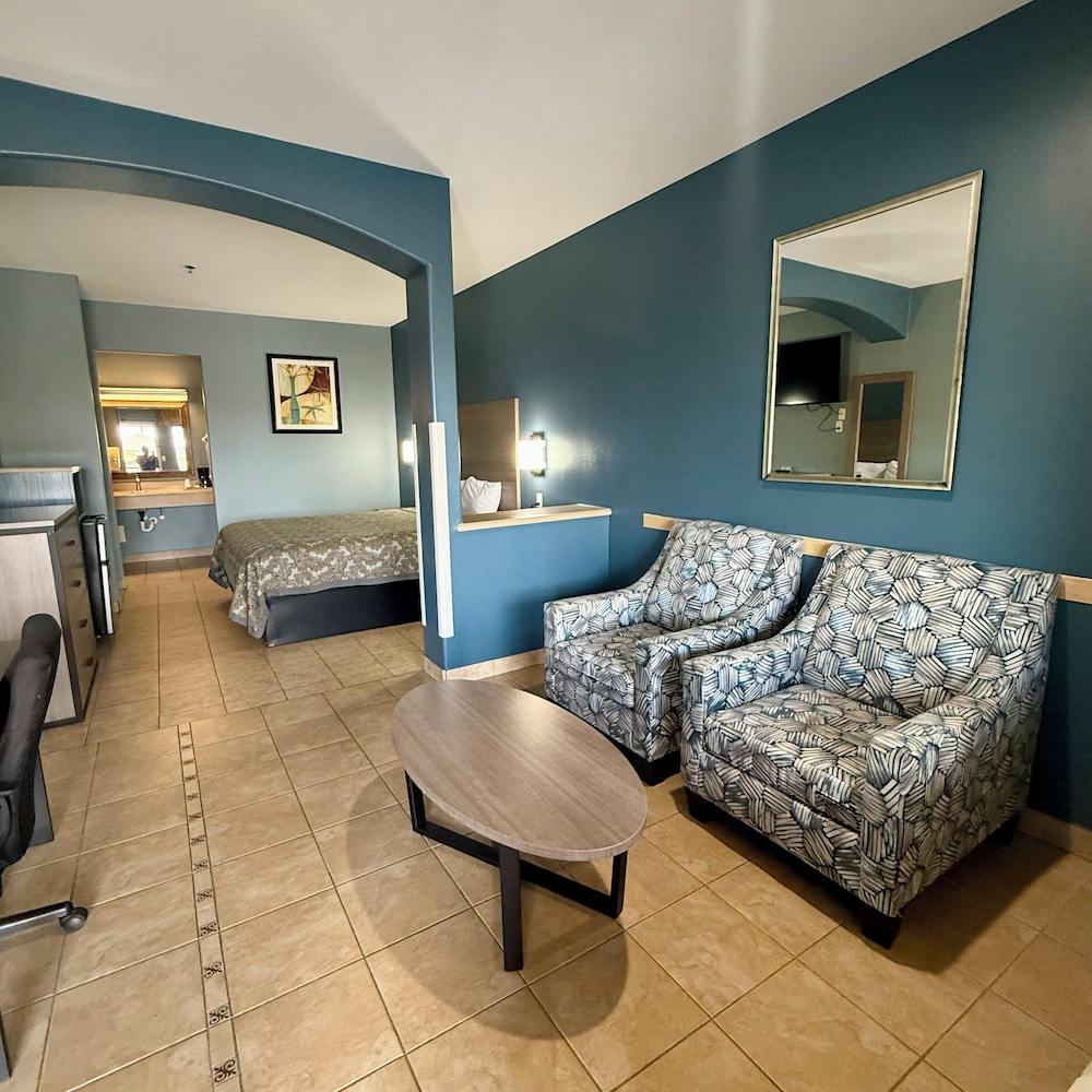 Weslaco Inn by Capital O Near Mercedes - photo 9