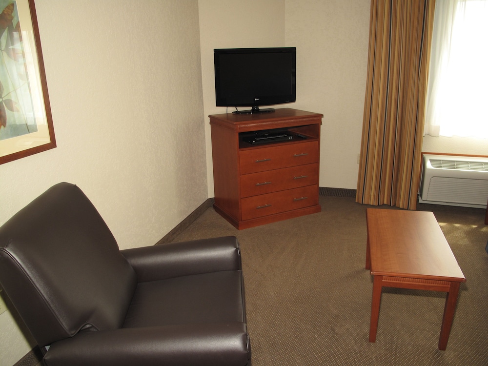 Candlewood Suites Elgin by IHG - photo 16