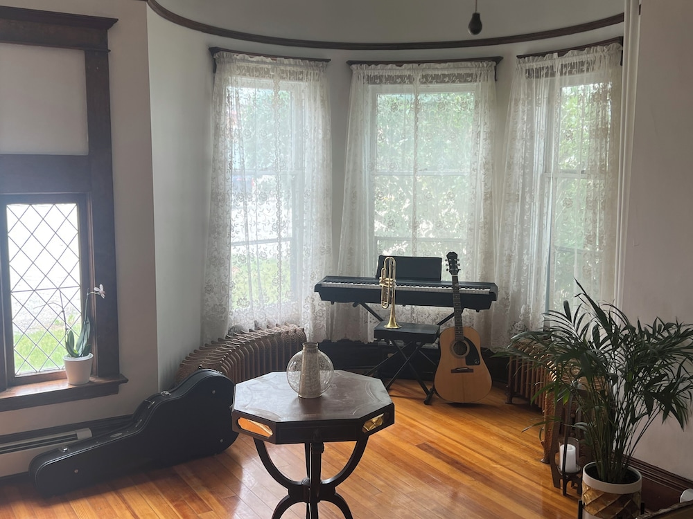 The Boho Buffalo Inn - photo 47