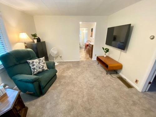 Convenient 2 Bedroom Home in TC — 4-Star Luxury Hotel in Traverse City, United States