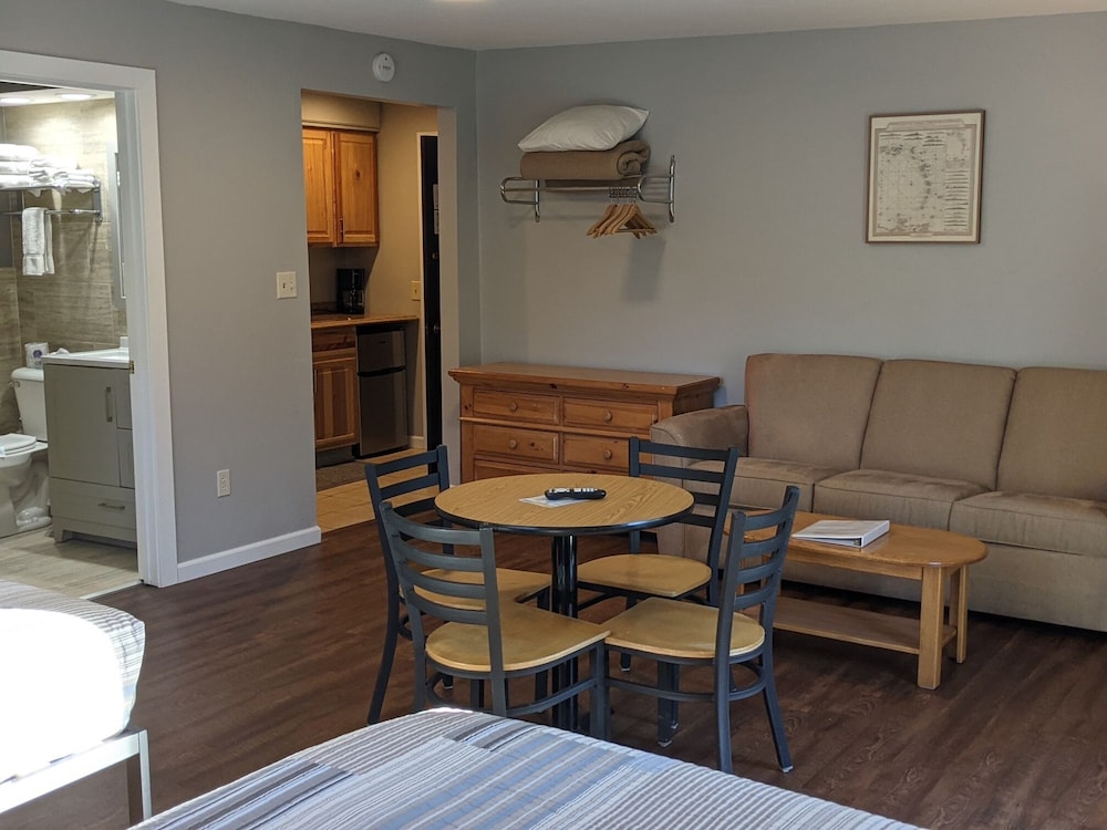 Beach Harbor Resort - photo 15