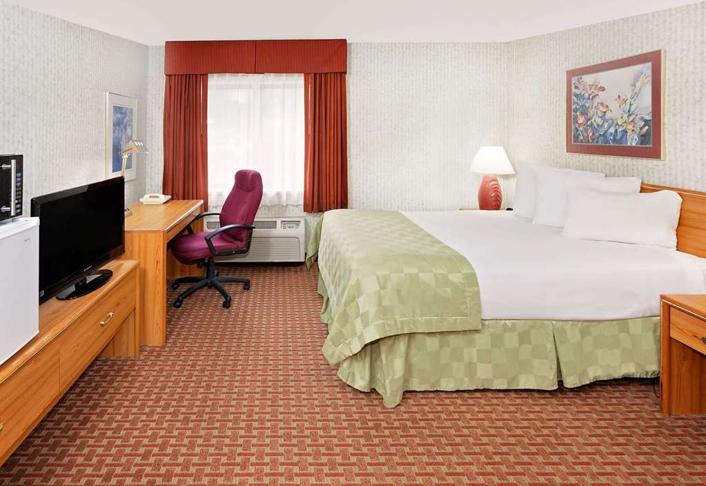 Baymont by Wyndham St. Joseph Stevensville - photo 10