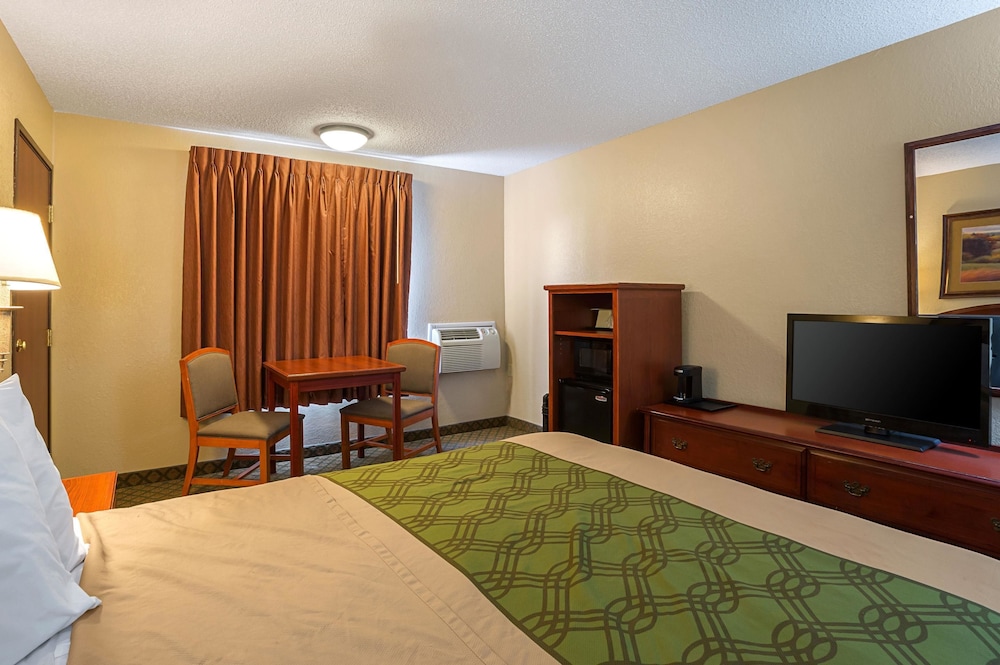 Rodeway Inn and Suites Kearney - photo 17