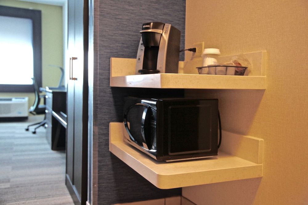 Holiday Inn Express & Suites Oswego by IHG - photo 11