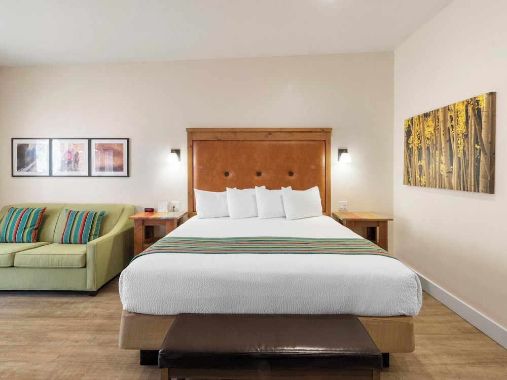 Bluff Dwellings Resort - photo 8