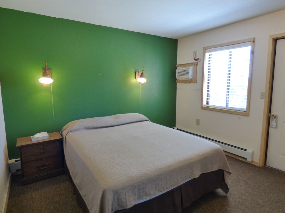The Hitching Post Hotel and Farm Store - photo 28
