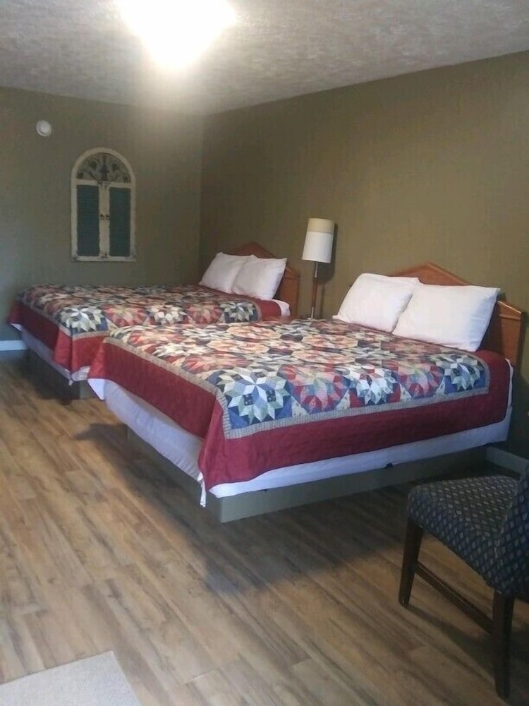 Whispering Creek Lodging & RV Resort - photo 12