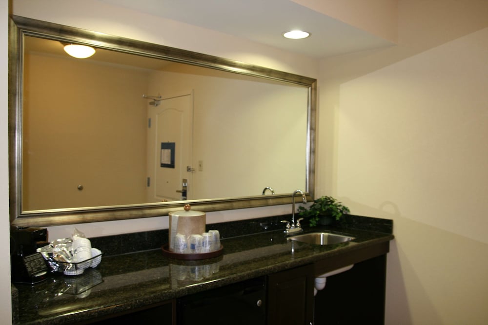 Hampton Inn Alpine - photo 8