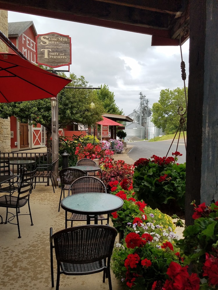 Stone Mill Hotel & Suites - photo 117
