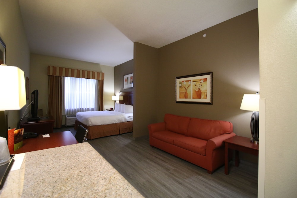 Seffner Inn and Suites - photo 32