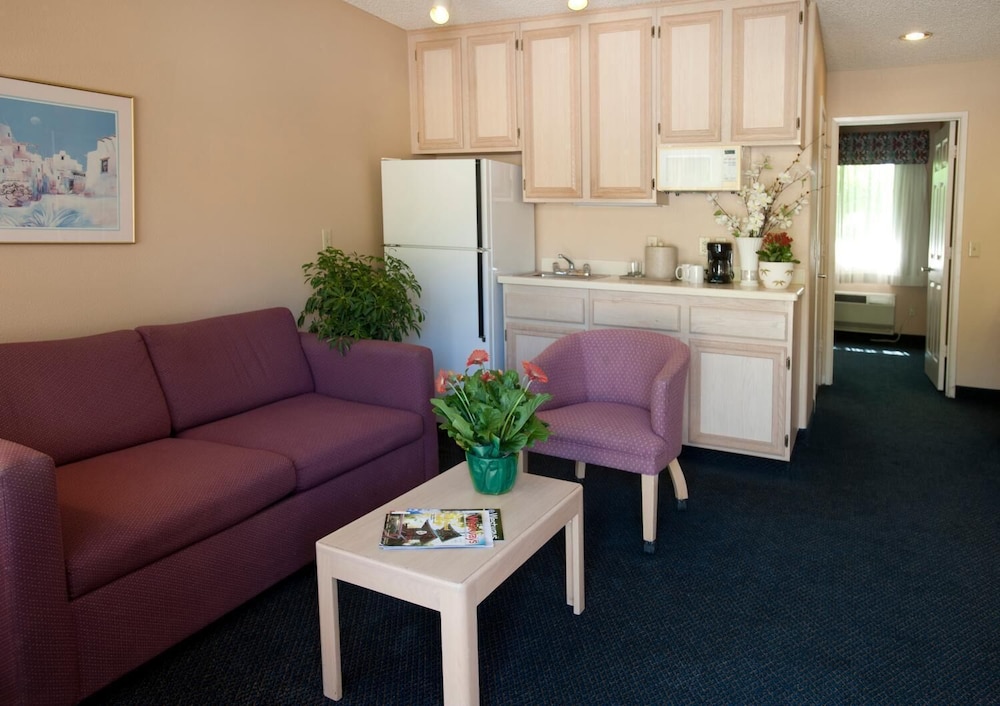Calipatria Inn And Suites - photo 12