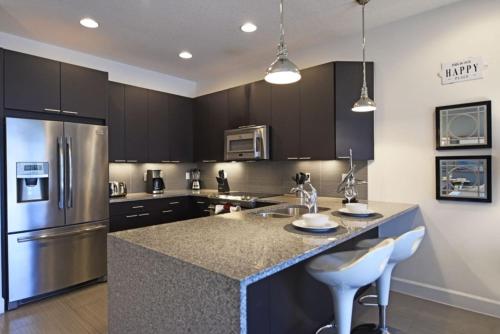 Beautiful 3 Bed Villa 10 Minutes From Disney 17440 Serenity Resort townhouse - photo 8