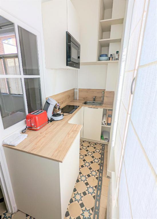Dinard: Studio a 100 M de la Plage de L'ecluse — hotel in Dinard