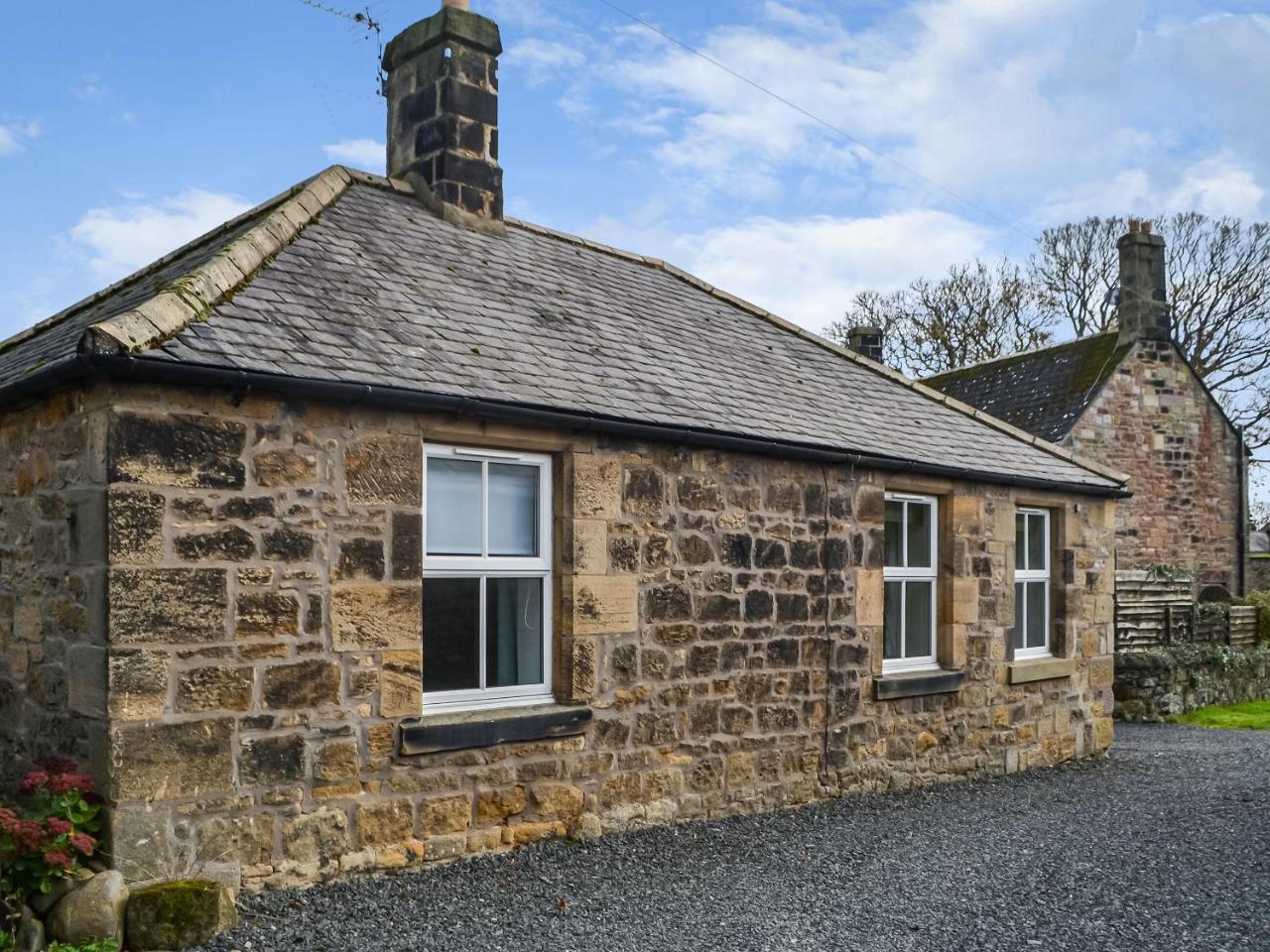 The Cottage — 4-Star Luxury Hotel in Lesbury, United Kingdom