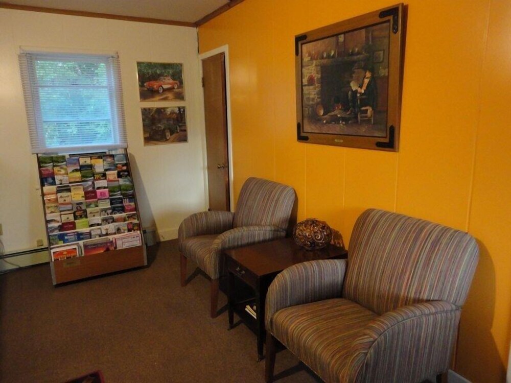 Theater Motel - photo 4