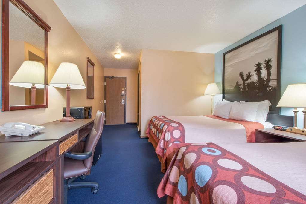 Super 8 by Wyndham College Station - photo 13