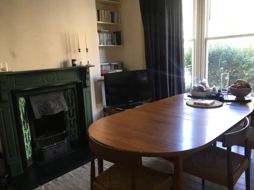 Stylish Two Large Double Bedroom House in Central Harrogate with on street parking