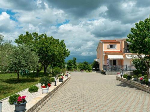 Luxury Villa Maria with large pool — 4-Star Luxury Hotel in Policnik, Croatia