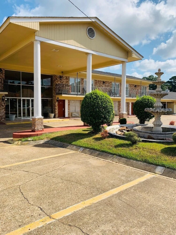 Coachman's Inn - photo 10