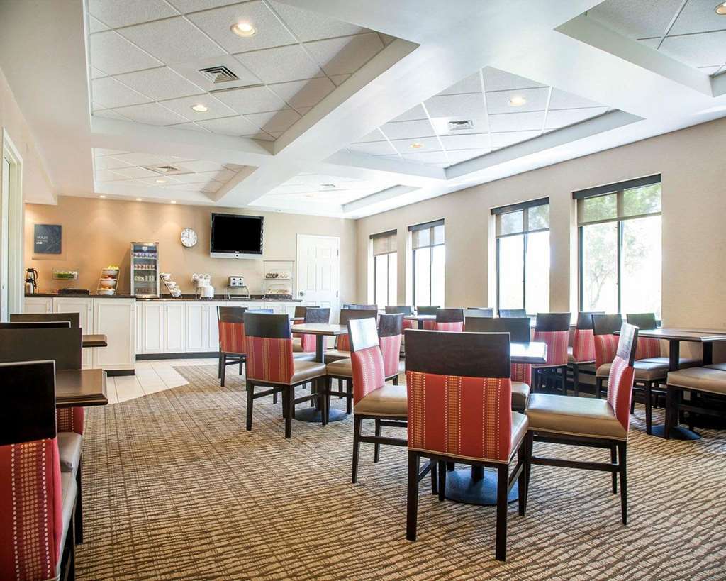 Comfort Suites West Warwick Providence - photo 37