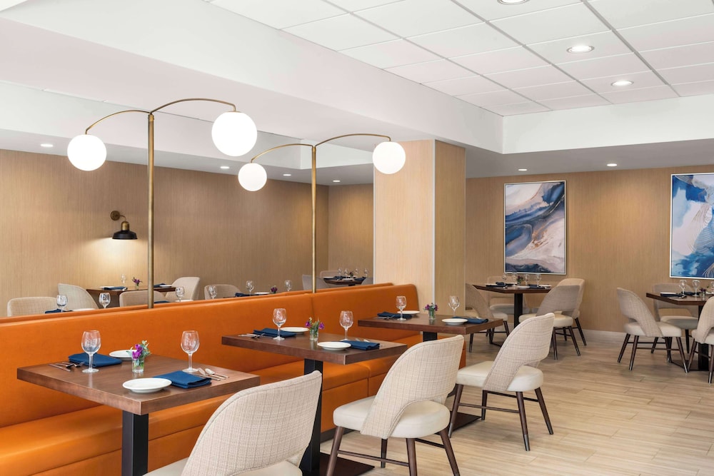 Embassy Suites by Hilton Kansas City Overland Park - photo 44