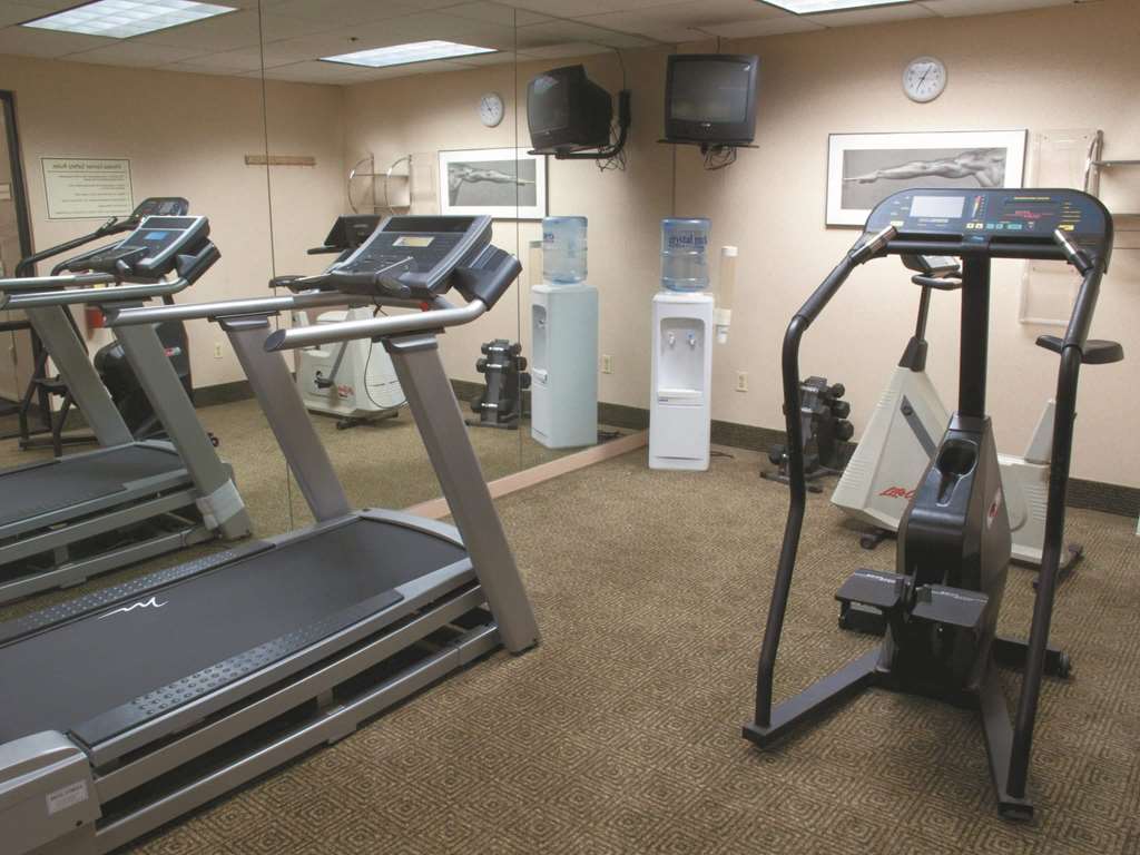 La Quinta Inn & Suites by Wyndham Stamford New York City - photo 20