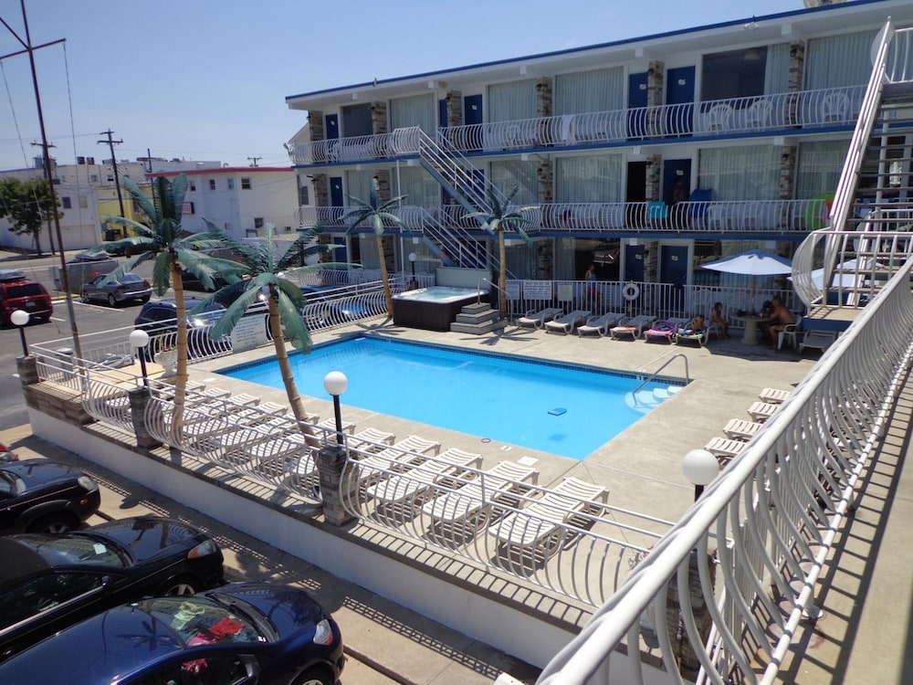 Quarterdeck Motel in Wildwood, United States