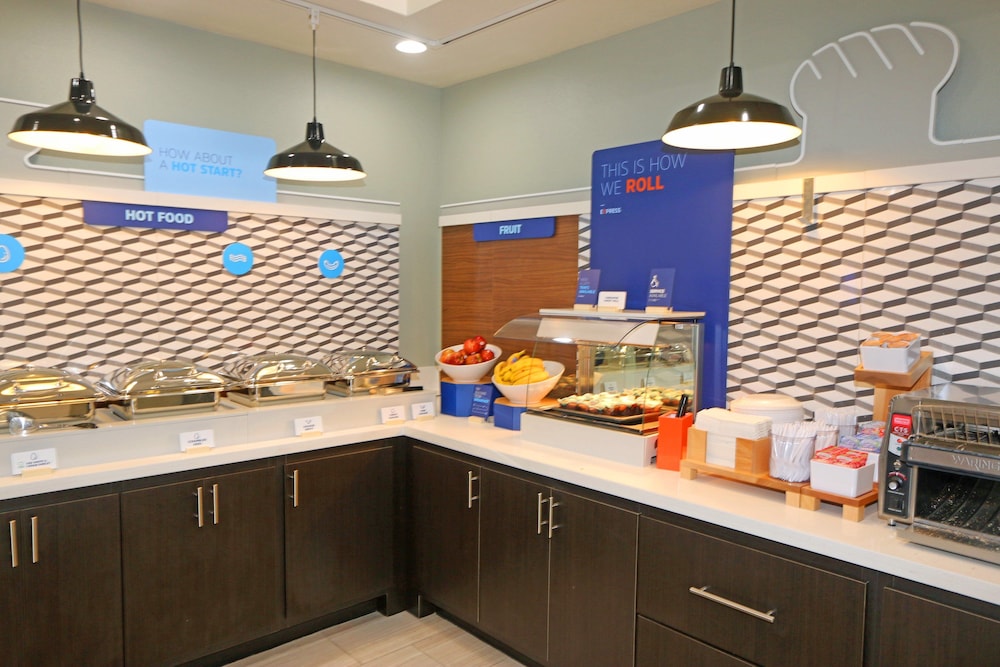 Holiday Inn Express Hotel & Suites South Padre Island by IHG - photo 35