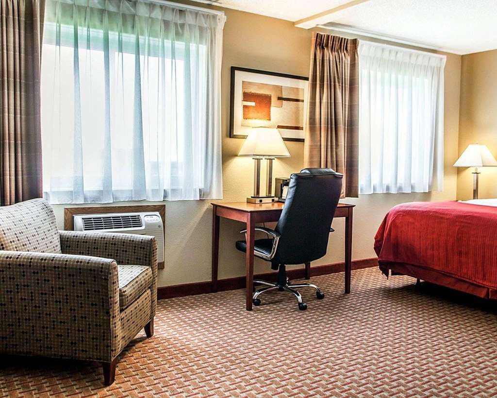 Quality Inn & Suites Davenport near I 80 - photo 17