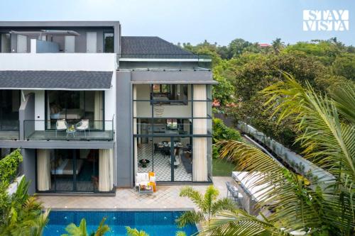 CASA JOE by StayVista luxurious 3BHK villa with Pvt Pool Bathtub & Complimentary E bikes — 4-Star Luxury Hotel in Vagator, India