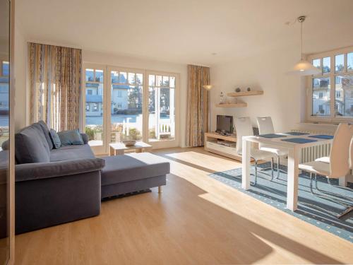 Dünenpark Binz Komfortplus Ferienwohnung mit 1 Schlafzimmer und Terrasse im Erdgeschoss 237 — 4-Star Luxury Hotel in Ostseebad Binz, Germany